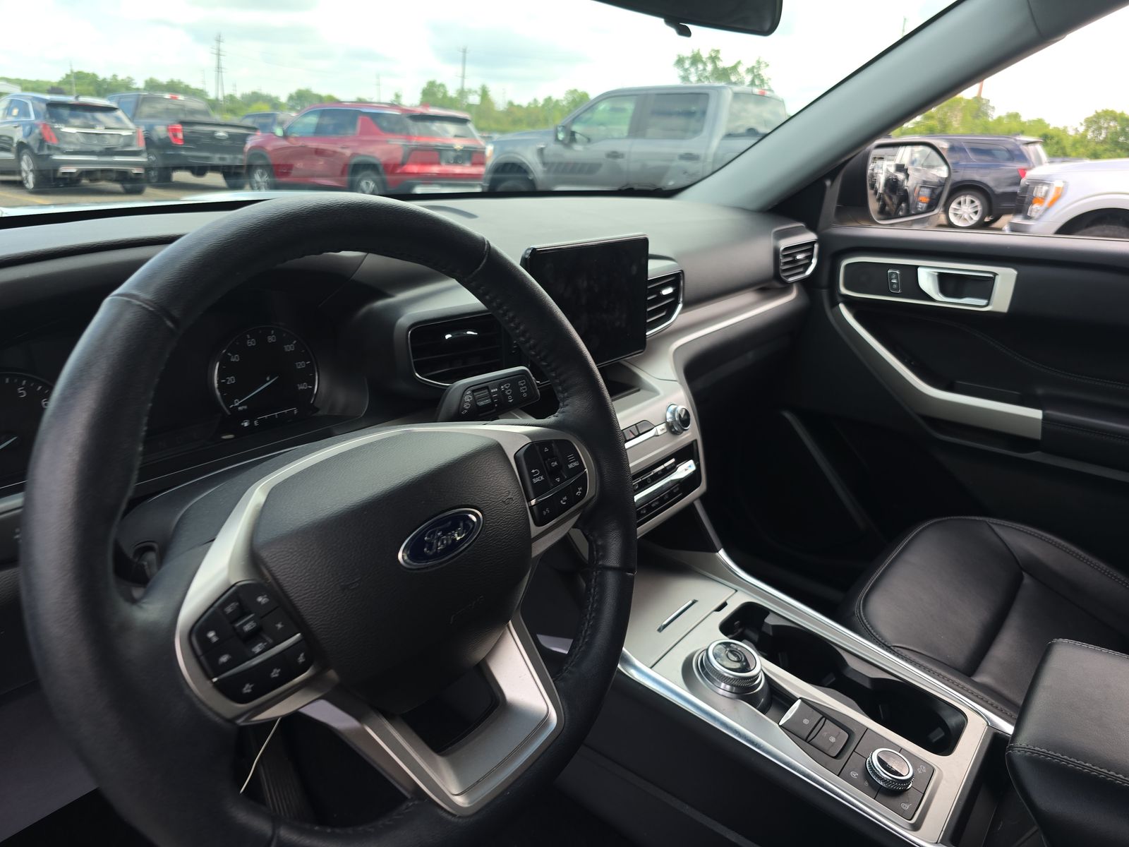 2023 Ford Explorer XLT AWD