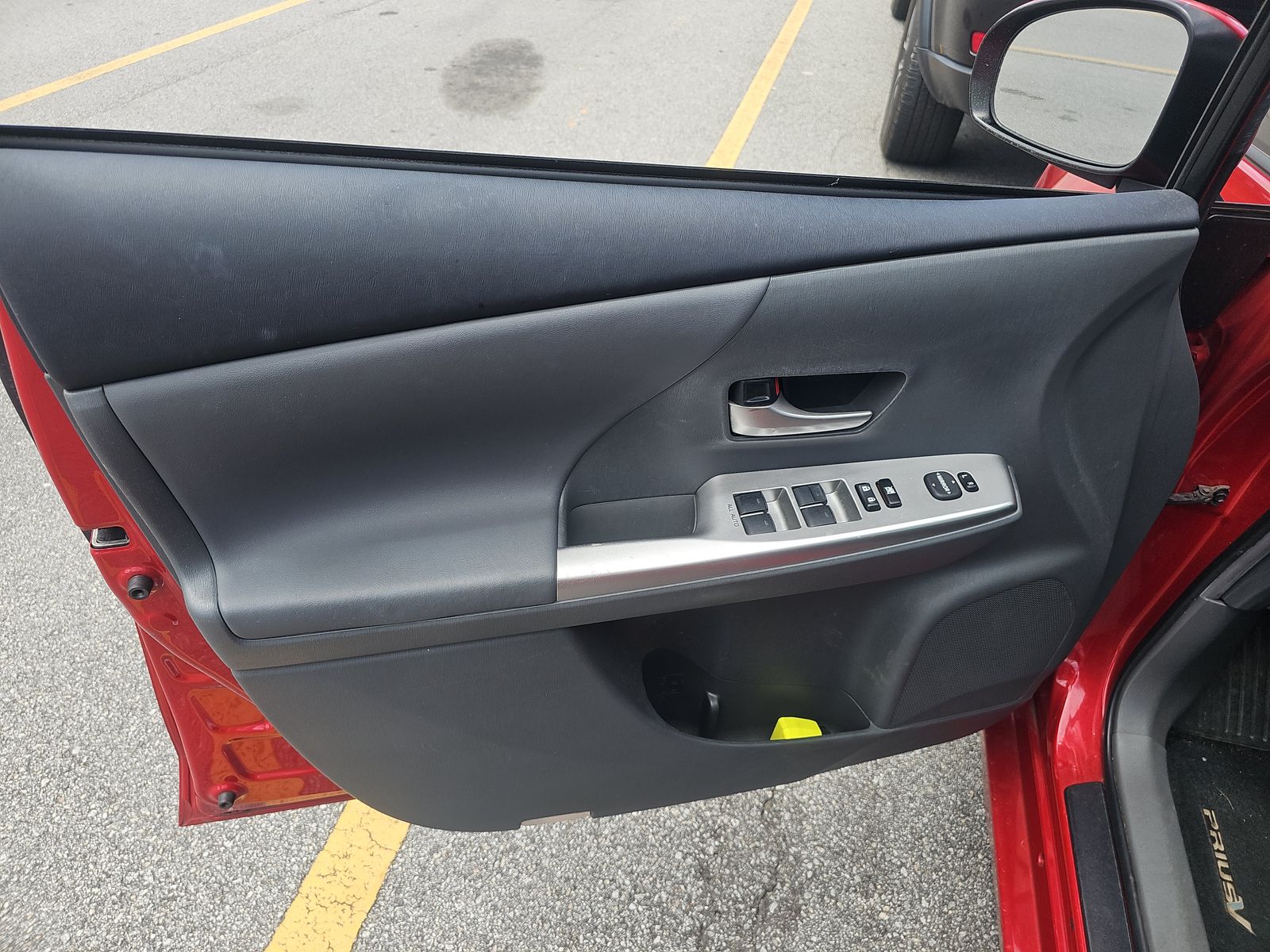 2013 Toyota Prius v Five FWD