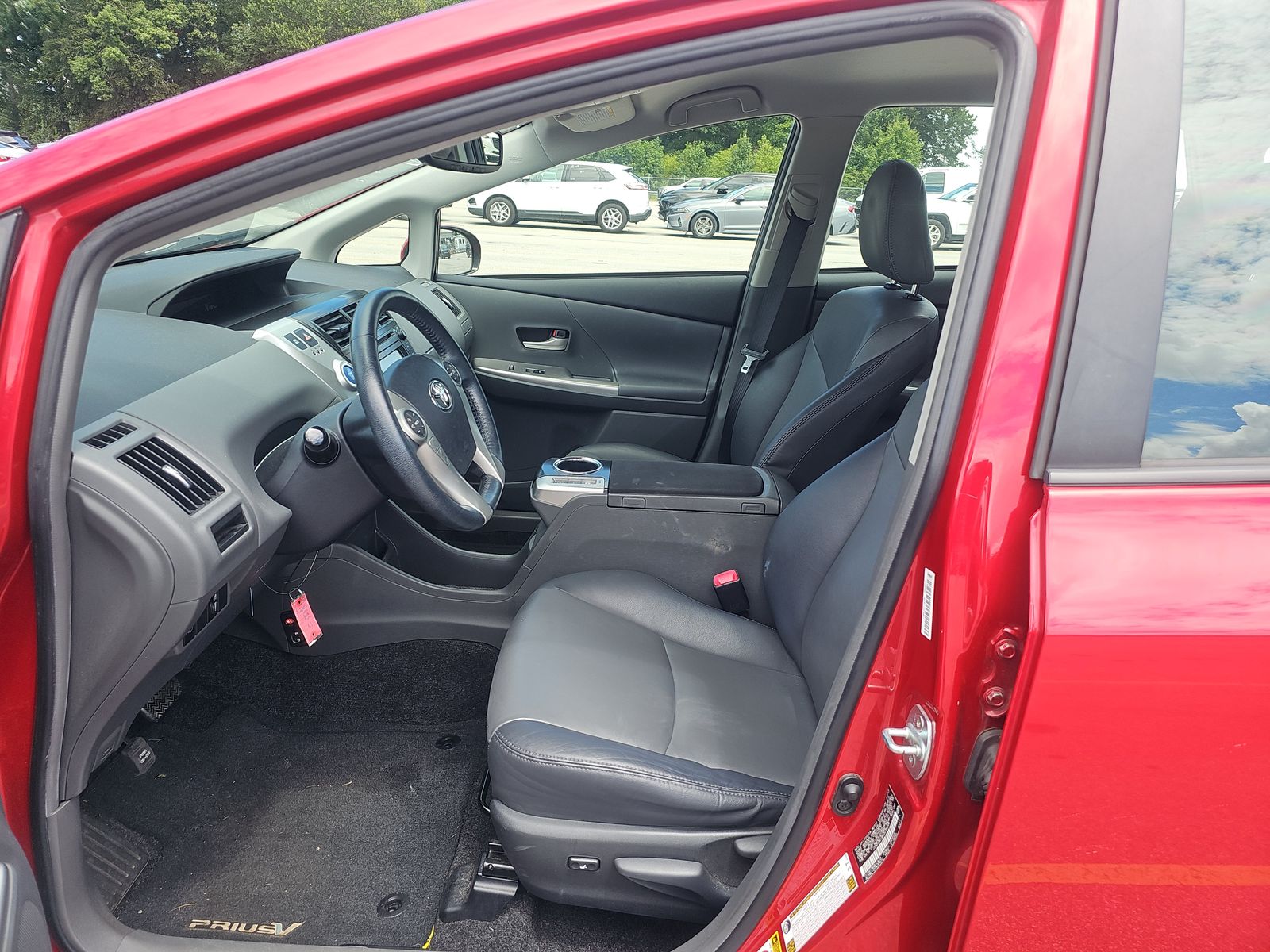 2013 Toyota Prius v Five FWD