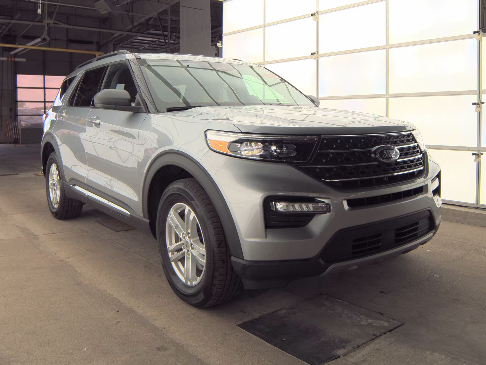 2023 Ford Explorer XLT AWD