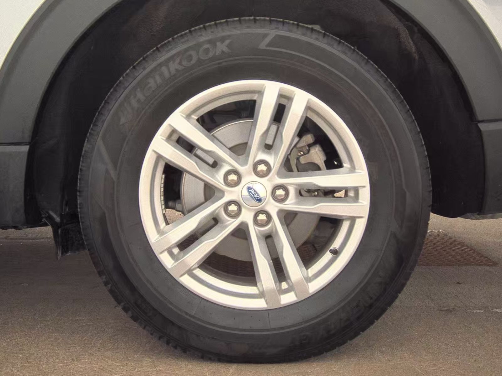 2023 Ford Explorer XLT AWD