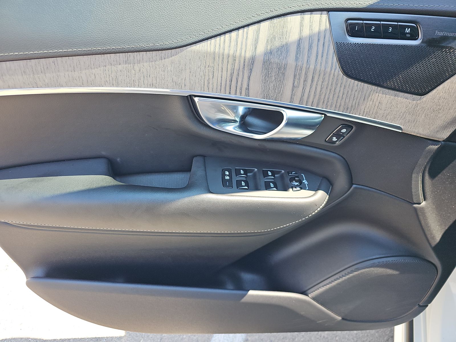 2022 Volvo XC90 Recharge T8 Inscription AWD