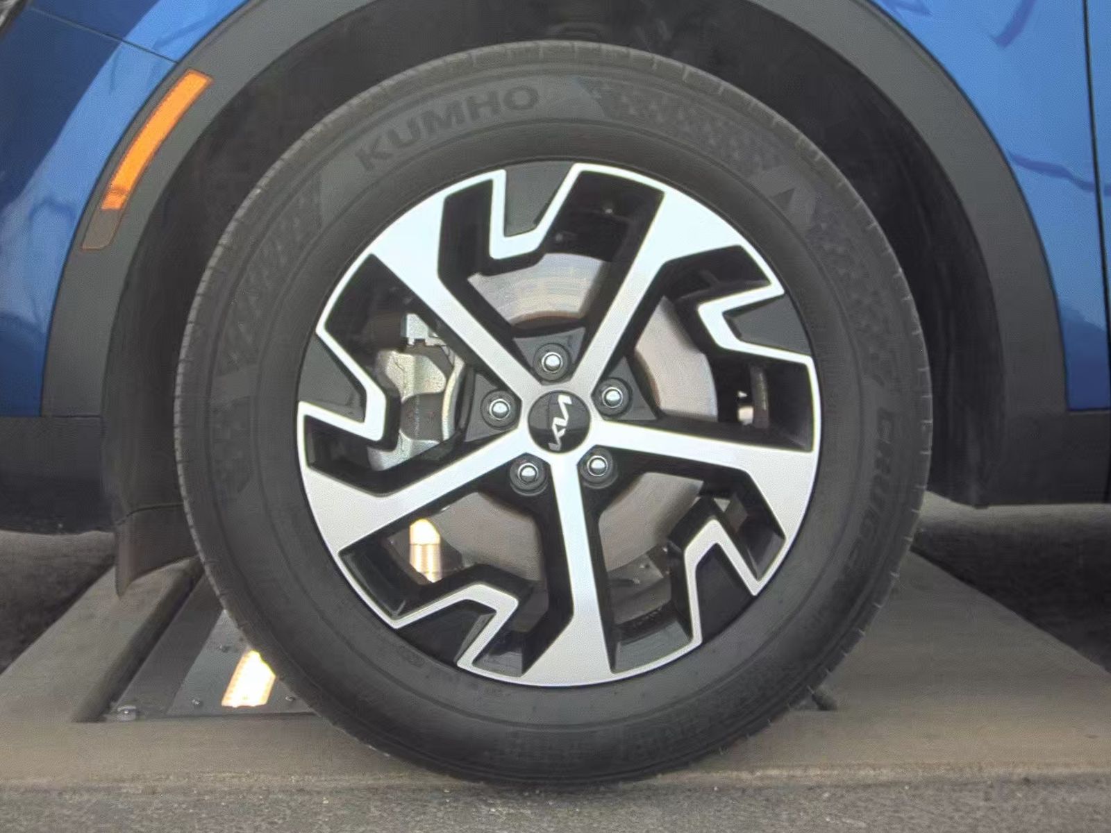 2025 Kia Sportage EX FWD