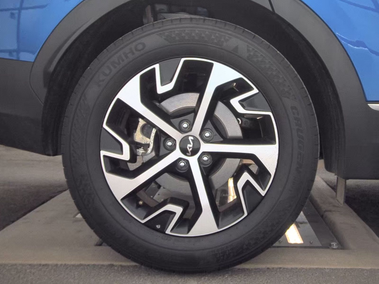 2025 Kia Sportage EX FWD