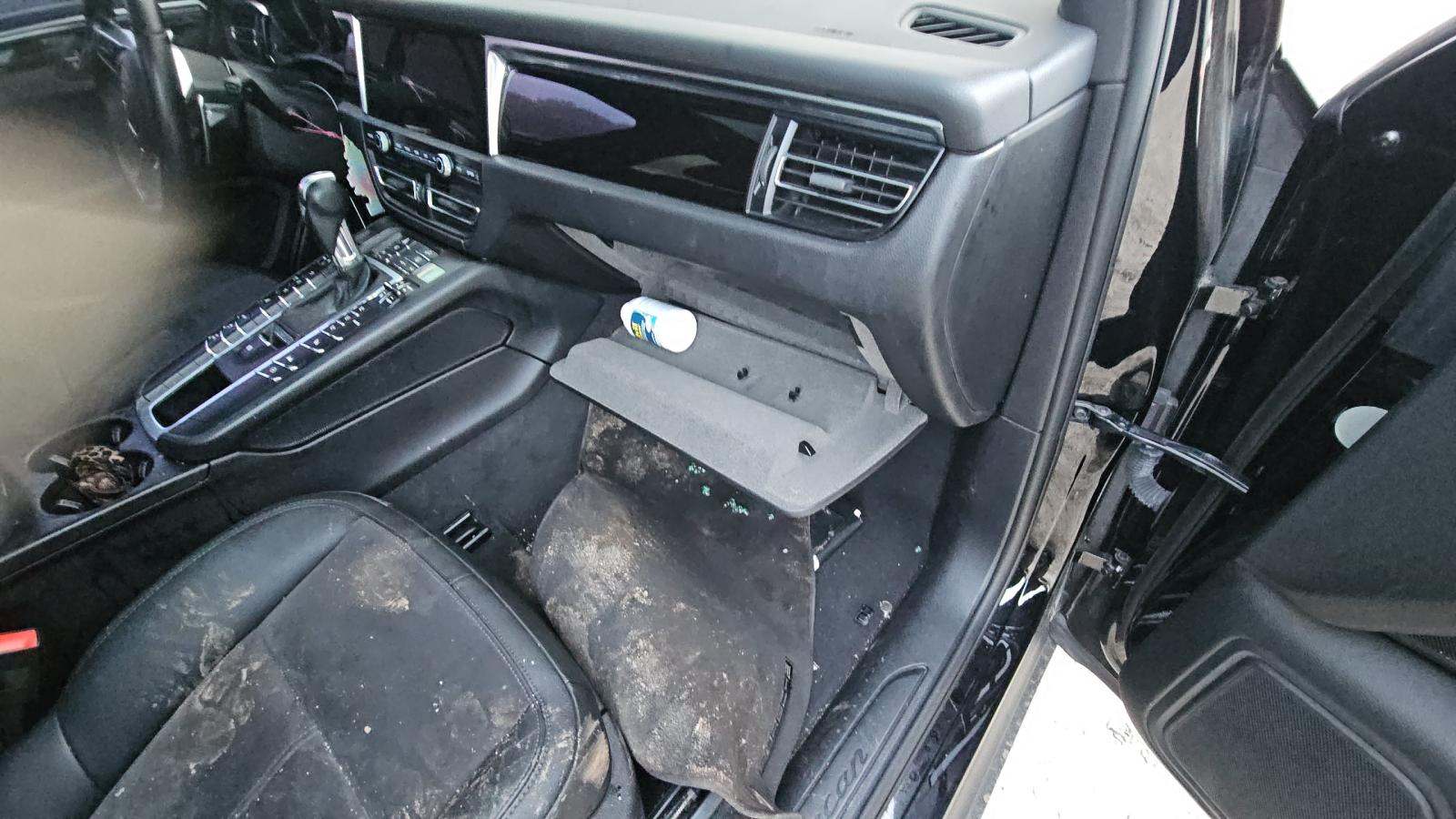 2020 Porsche Macan Base AWD