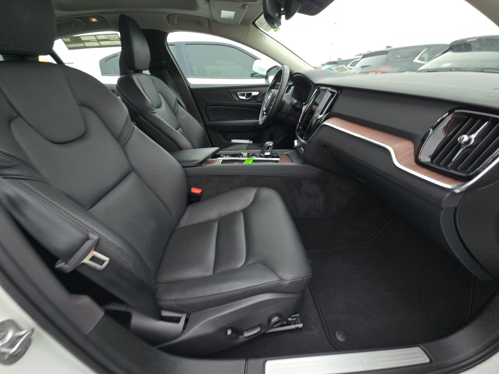 2024 Volvo S60 B5 Plus FWD