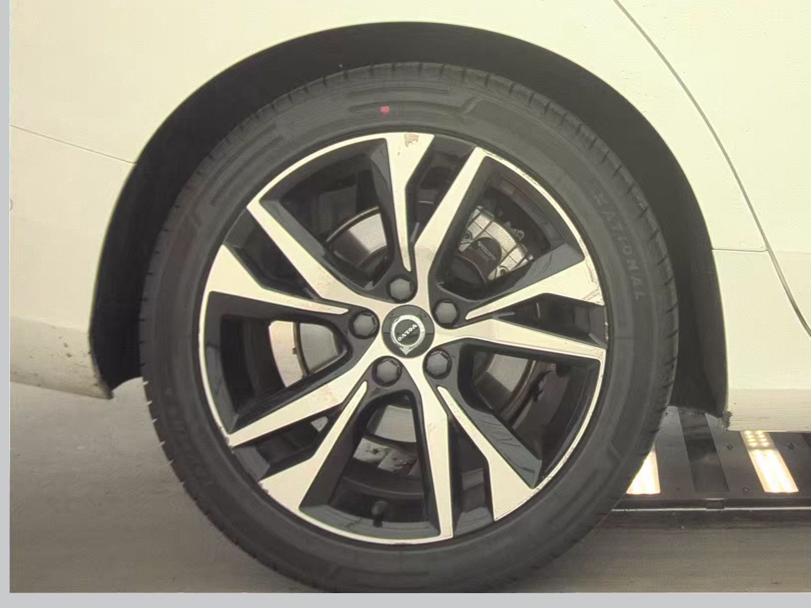 2024 Volvo S60 B5 Plus FWD