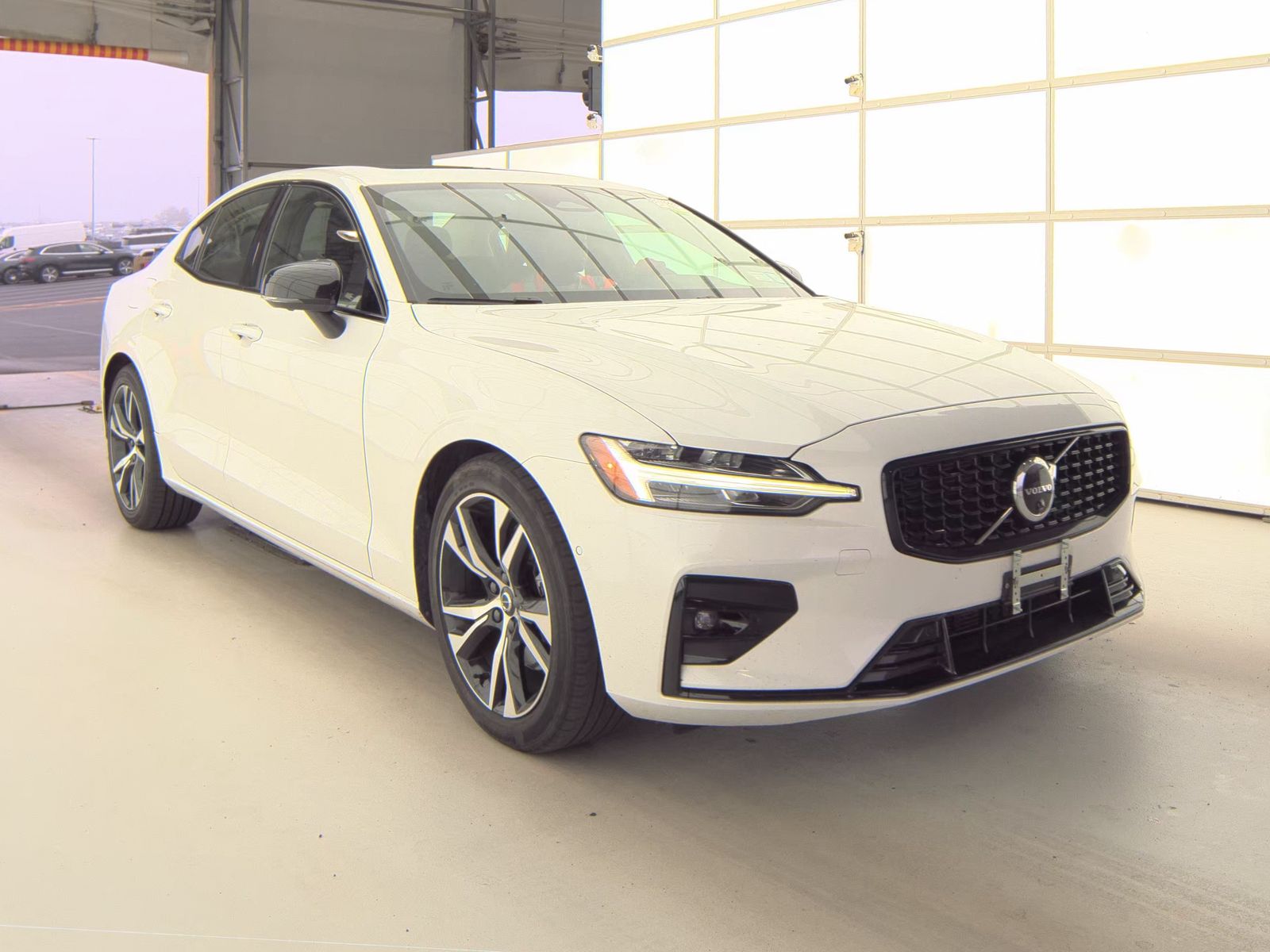 2024 Volvo S60 B5 Plus FWD