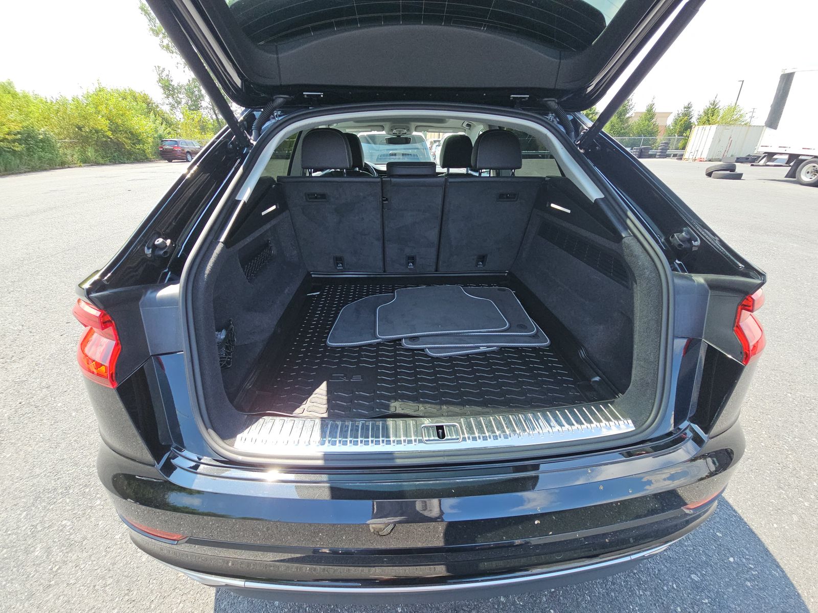 2022 Audi Q8 Premium Plus AWD