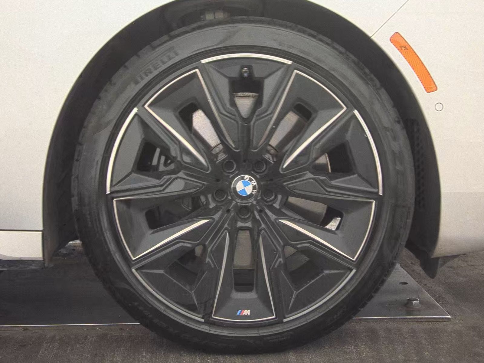 2025 BMW 7 Series 760i xDrive AWD