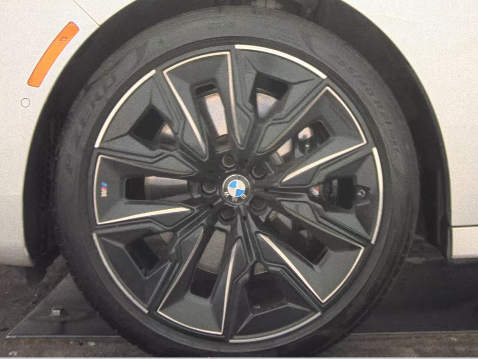 2025 BMW 7 Series 760i xDrive AWD