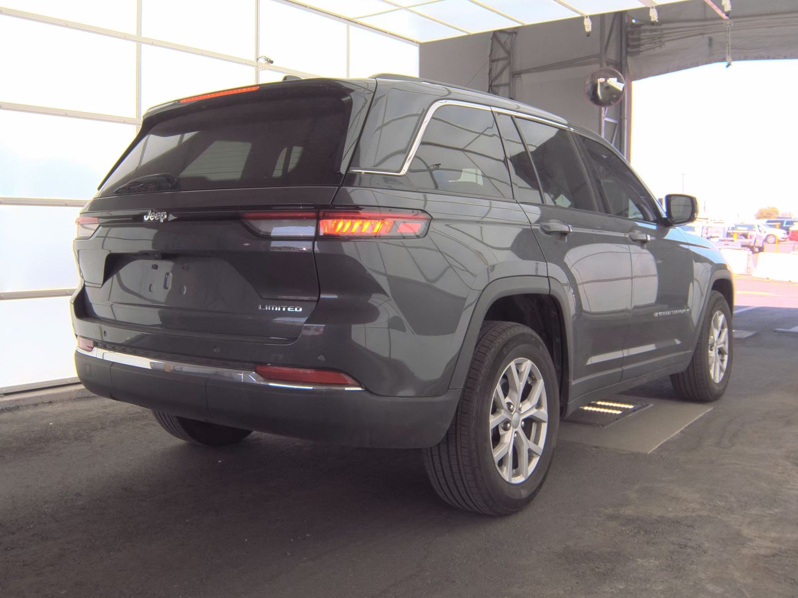 2022 Jeep Grand Cherokee Limited RWD