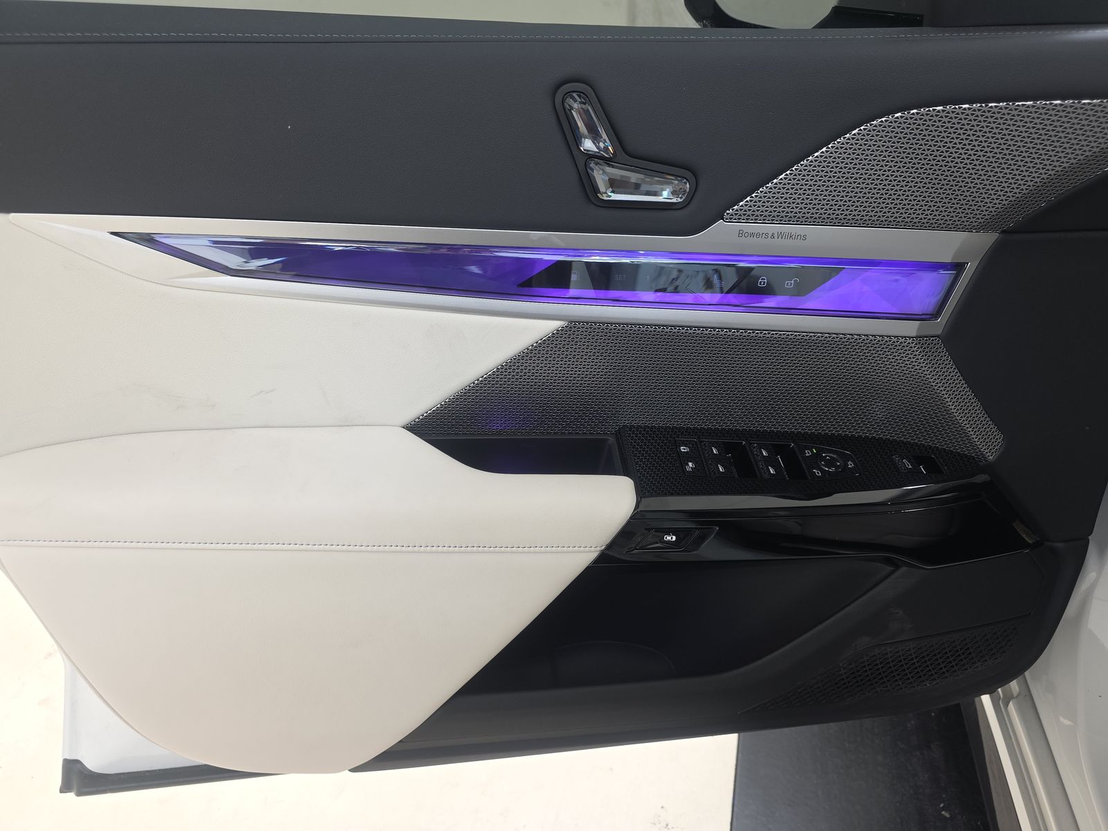 2025 BMW 7 Series 750e xDrive AWD