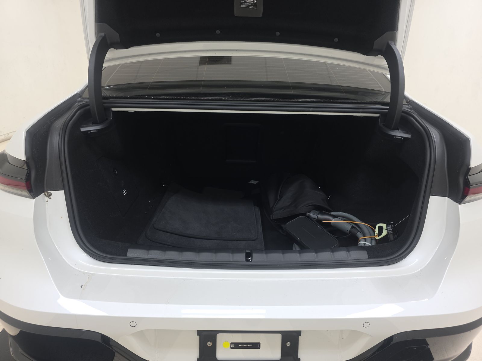 2025 BMW 7 Series 750e xDrive AWD