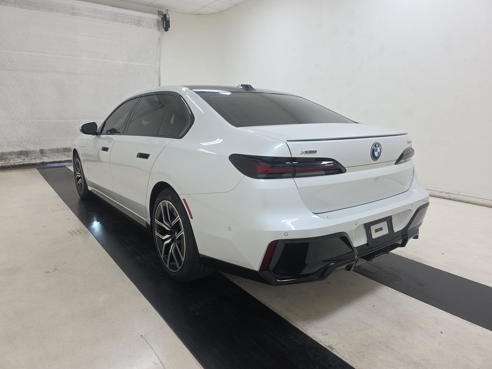 2025 BMW 7 Series 750e xDrive AWD