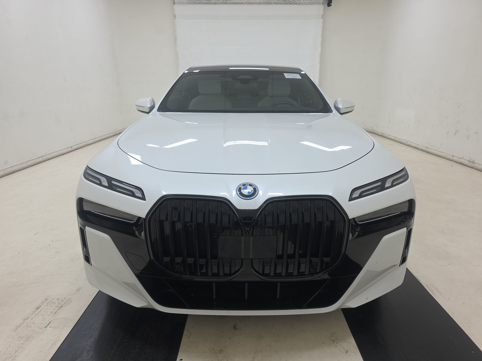 2025 BMW 7 Series 750e xDrive AWD