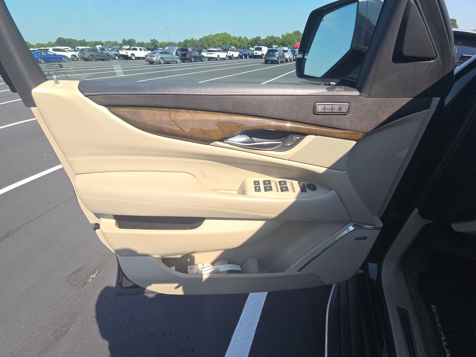 2018 Cadillac Escalade ESV Luxury AWD