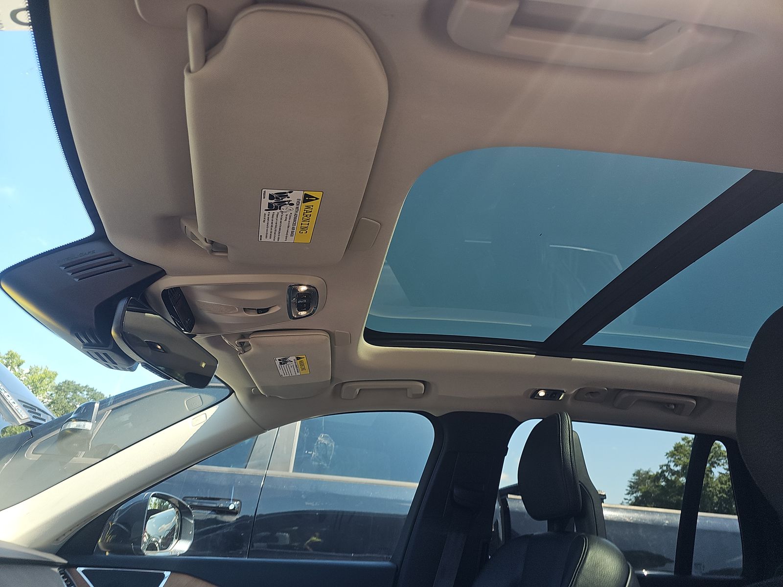 2021 Volvo XC90 T6 Momentum AWD