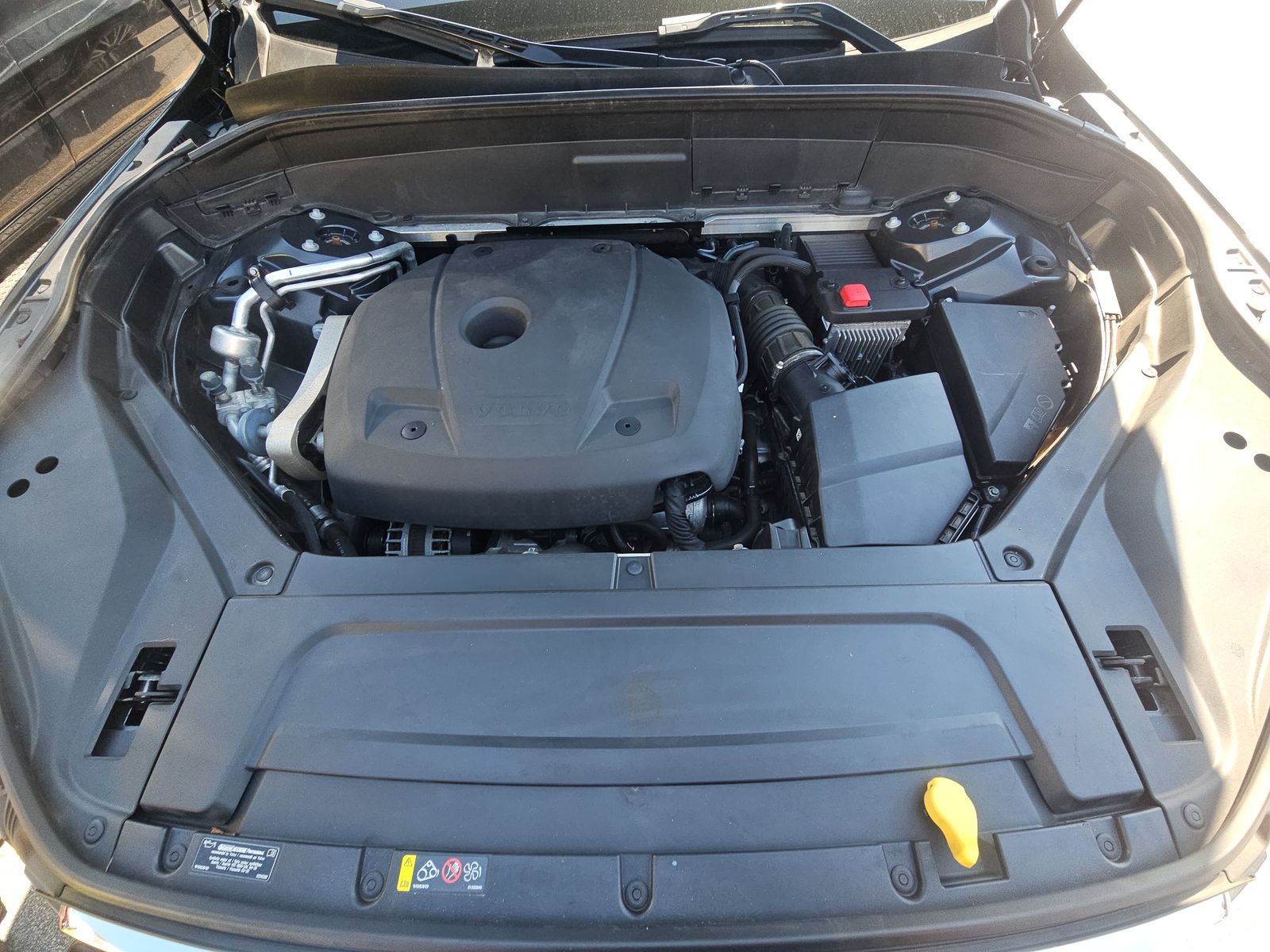2021 Volvo XC90 T6 Momentum AWD
