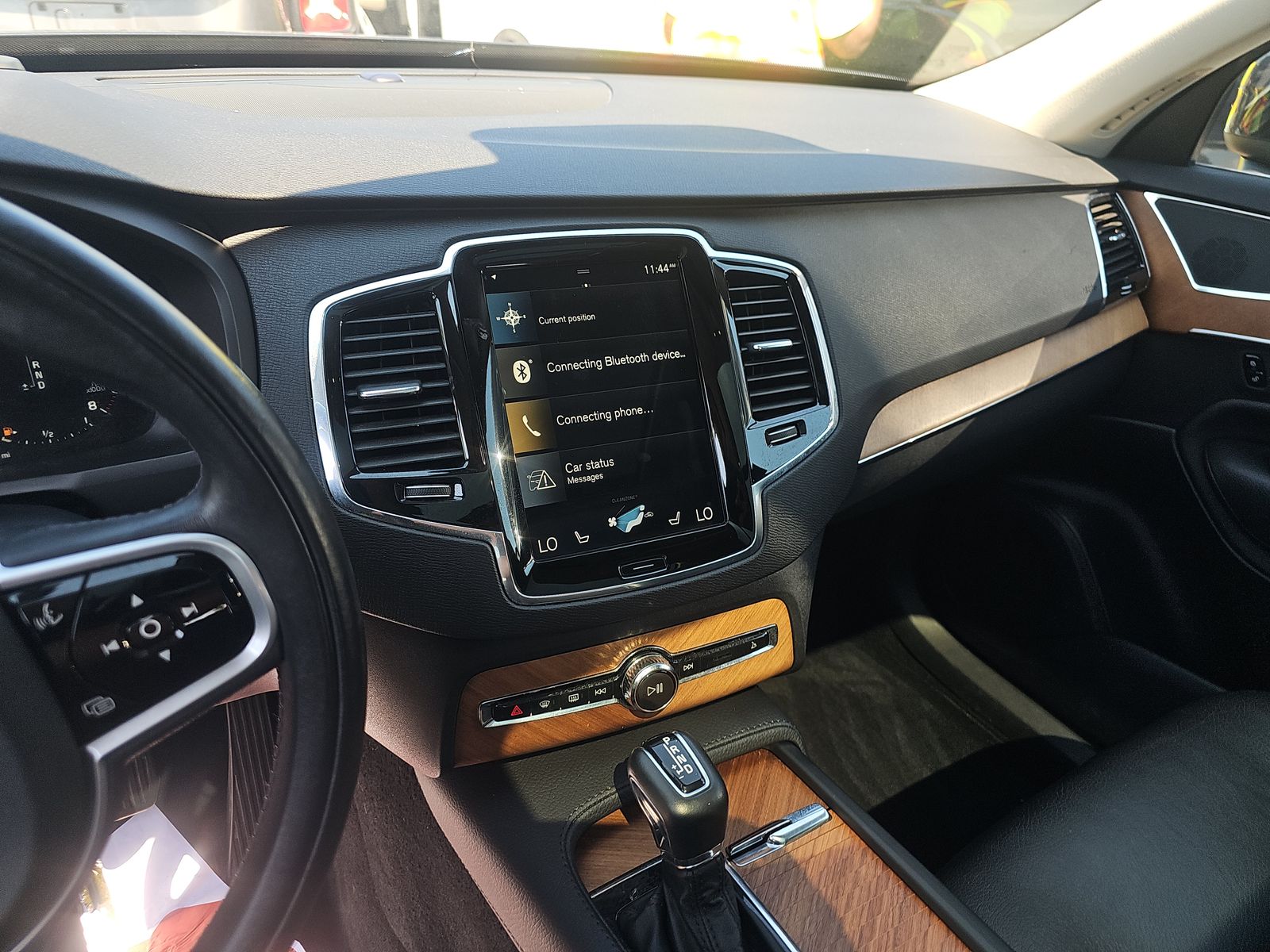 2021 Volvo XC90 T6 Momentum AWD