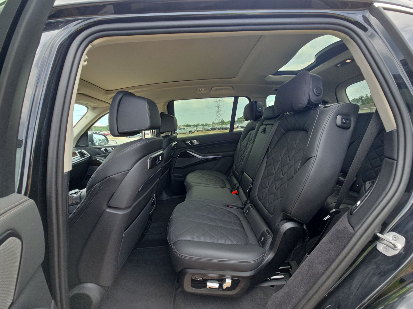 2025 BMW X7 xDrive40i AWD