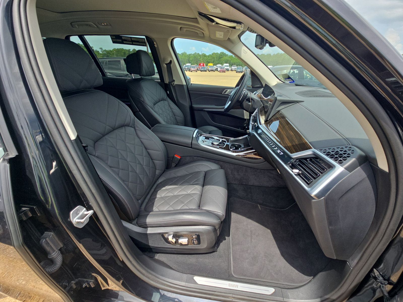2025 BMW X7 xDrive40i AWD