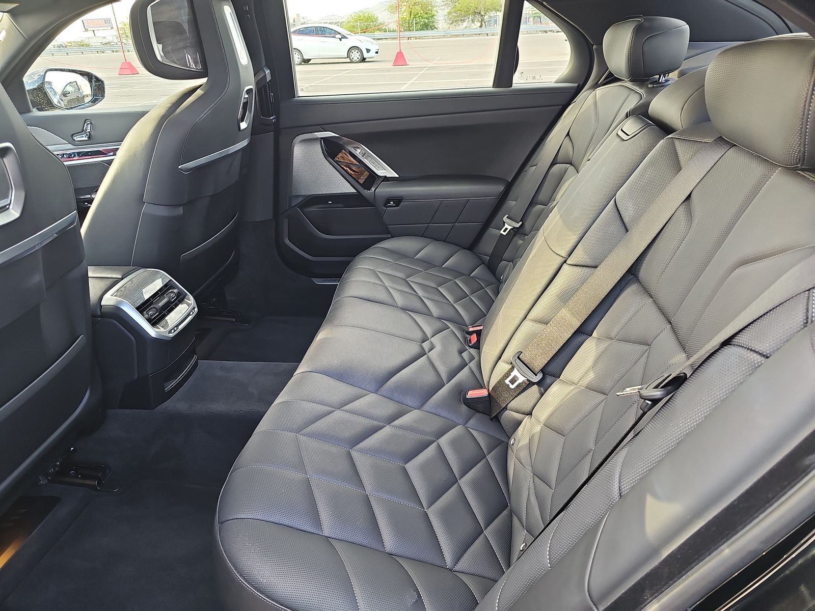 2025 BMW 7 Series 740i RWD