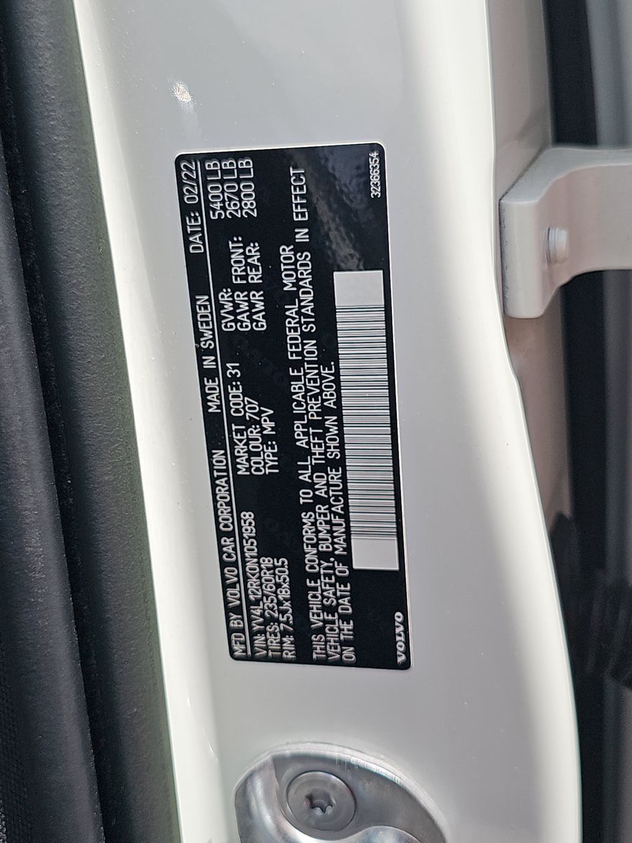 2022 Volvo XC60 B5 Momentum AWD