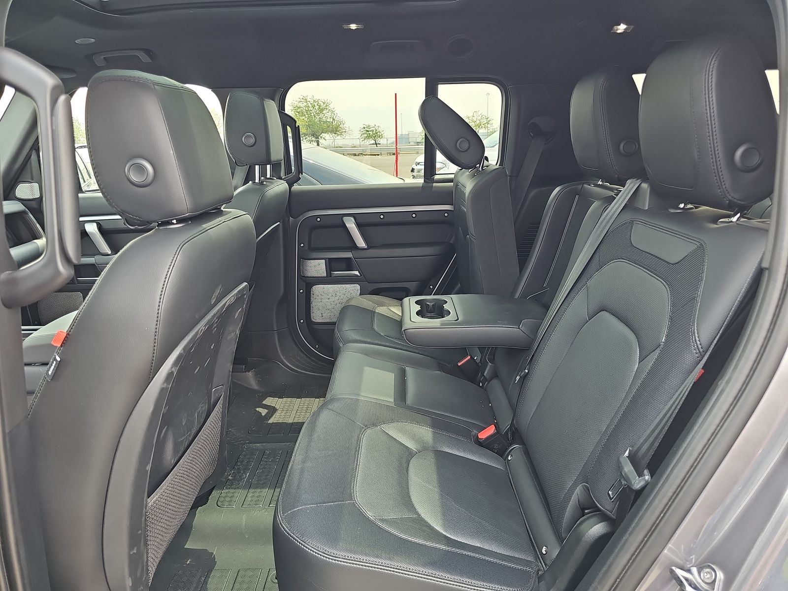 2024 Land Rover Defender 130 X-Dynamic SE AWD