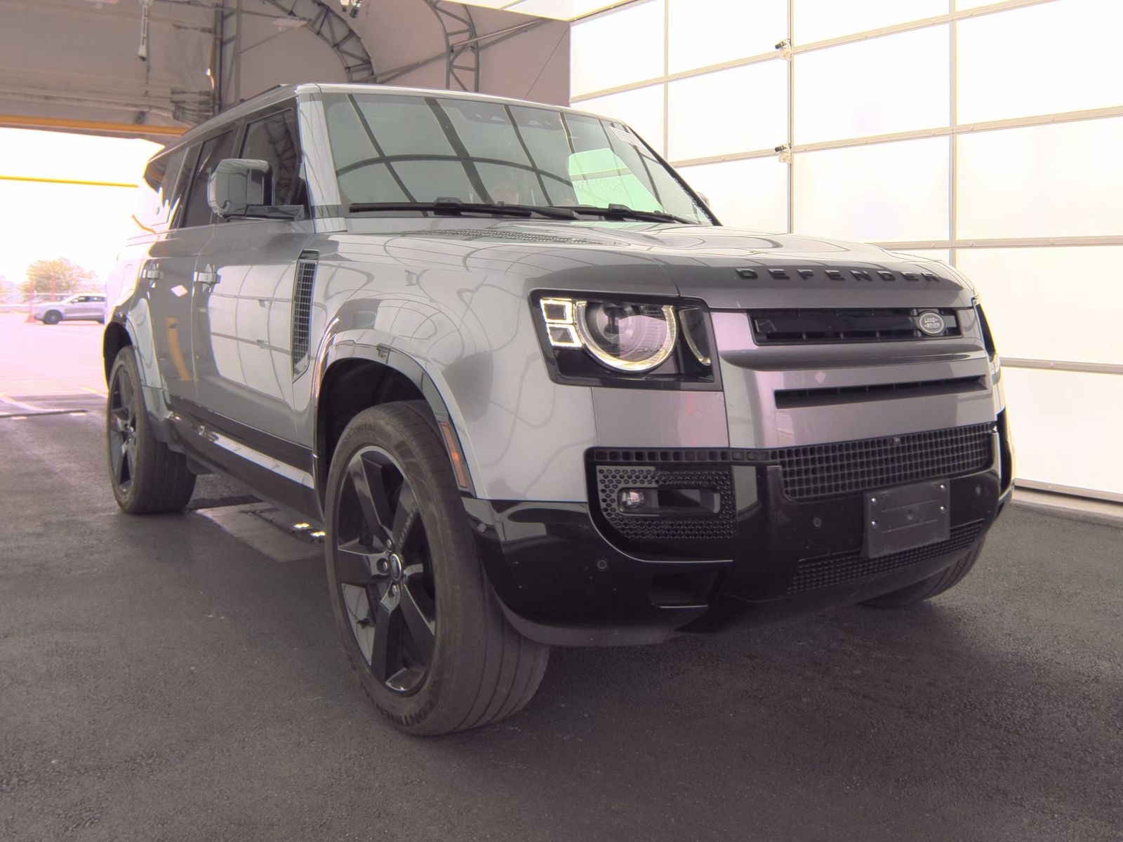 2024 Land Rover Defender 130 X-Dynamic SE AWD