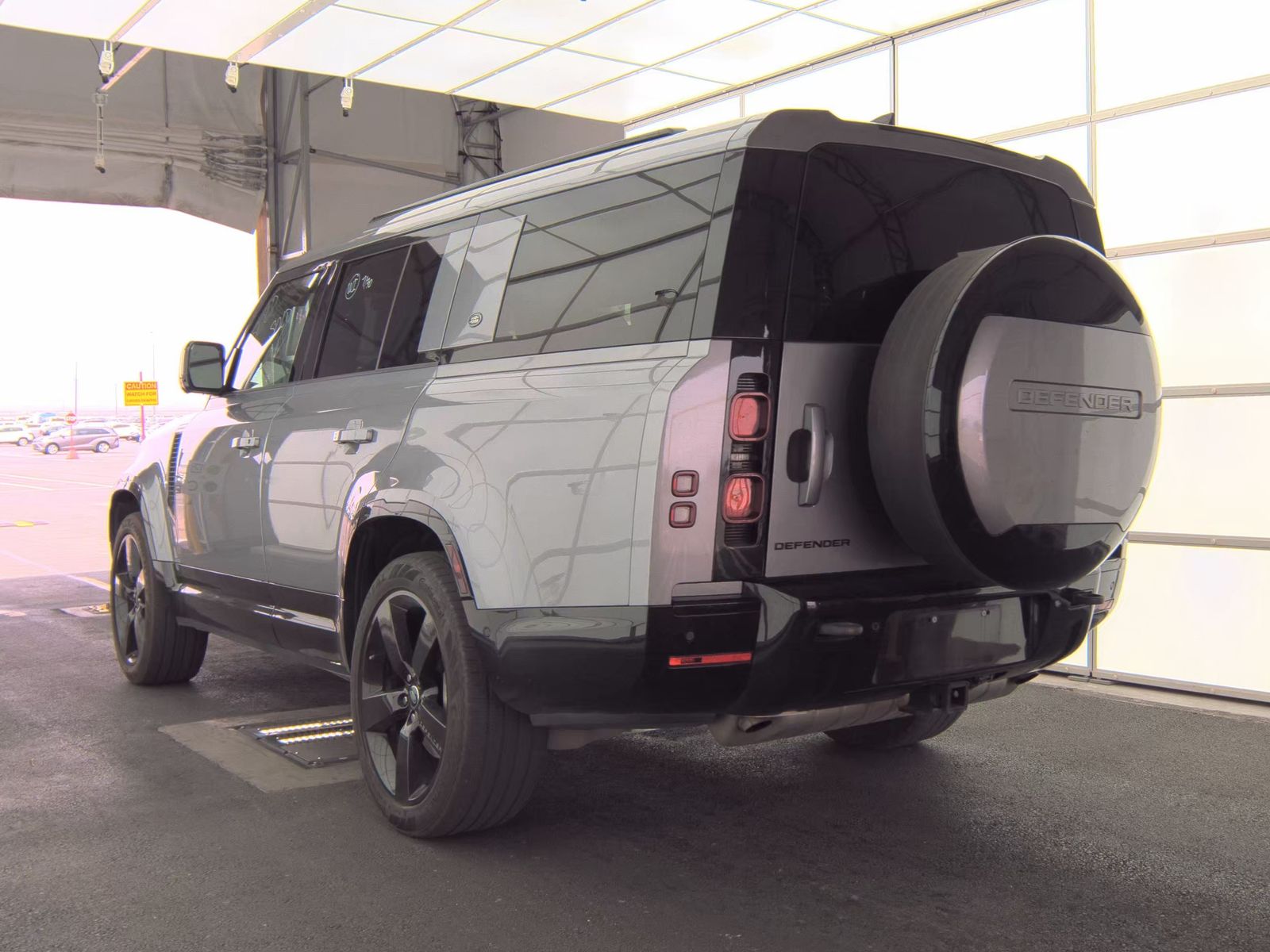 2024 Land Rover Defender 130 X-Dynamic SE AWD