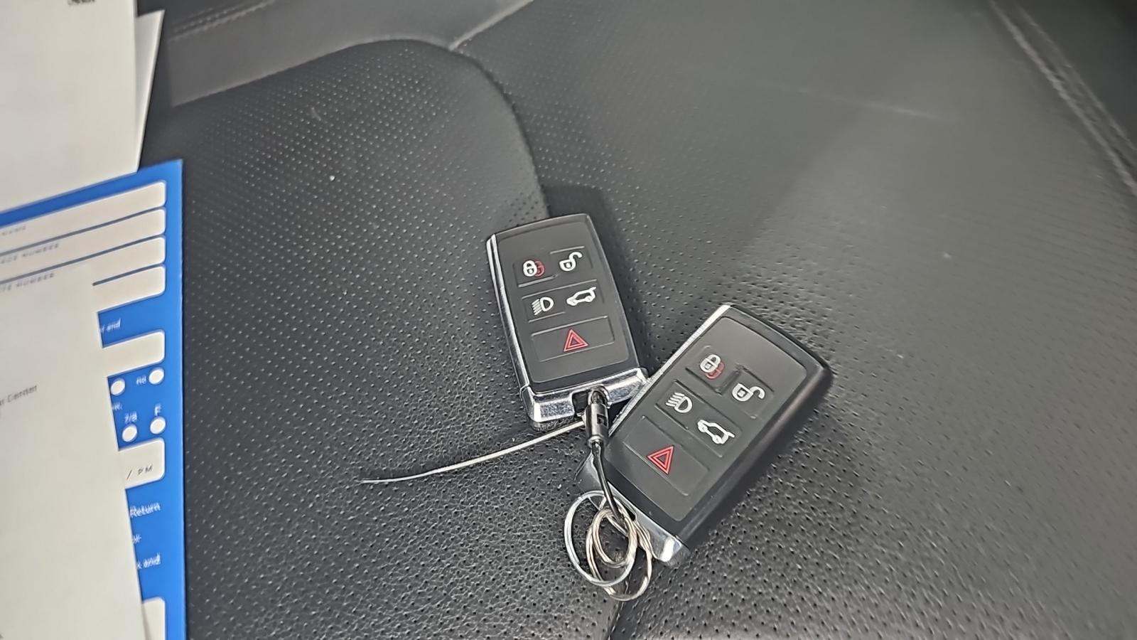 2024 Land Rover Defender 130 X-Dynamic SE AWD