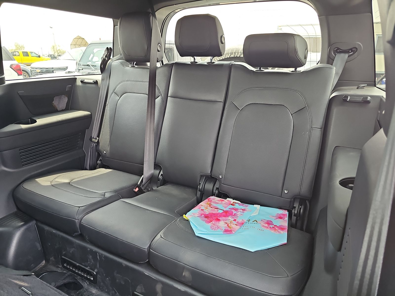 2024 Land Rover Defender 130 X-Dynamic SE AWD