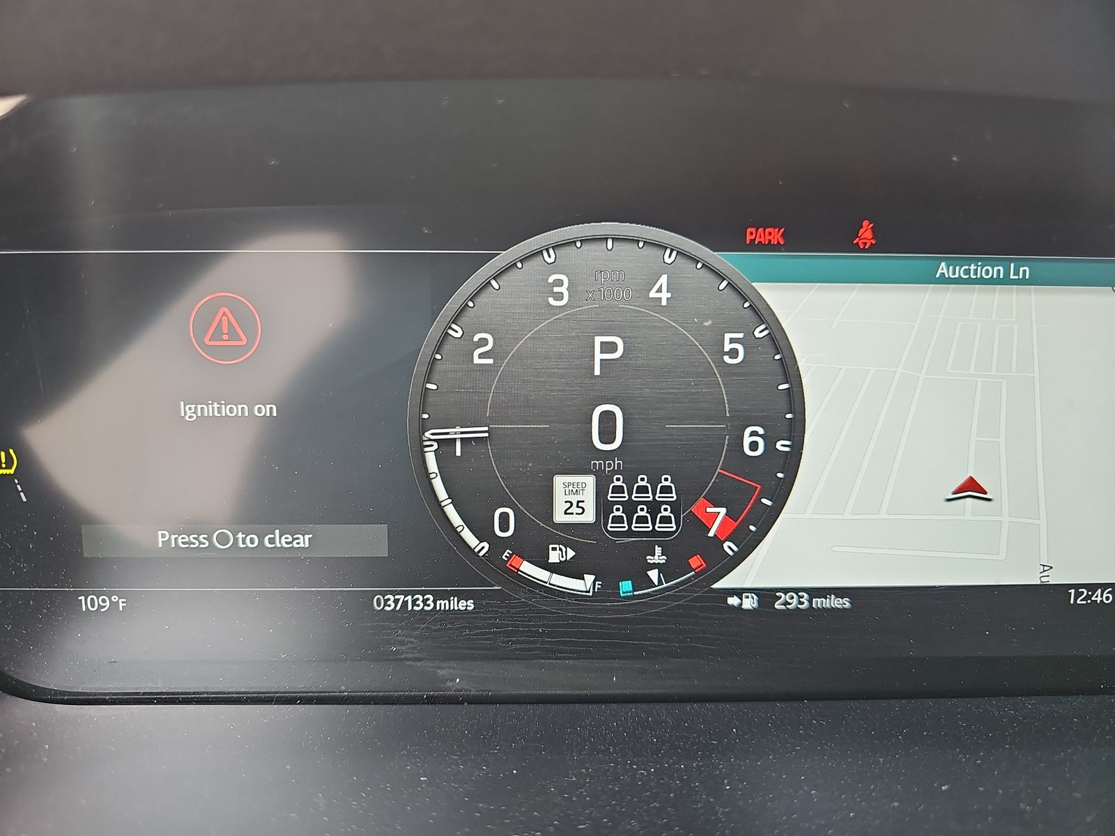 2024 Land Rover Defender 130 X-Dynamic SE AWD