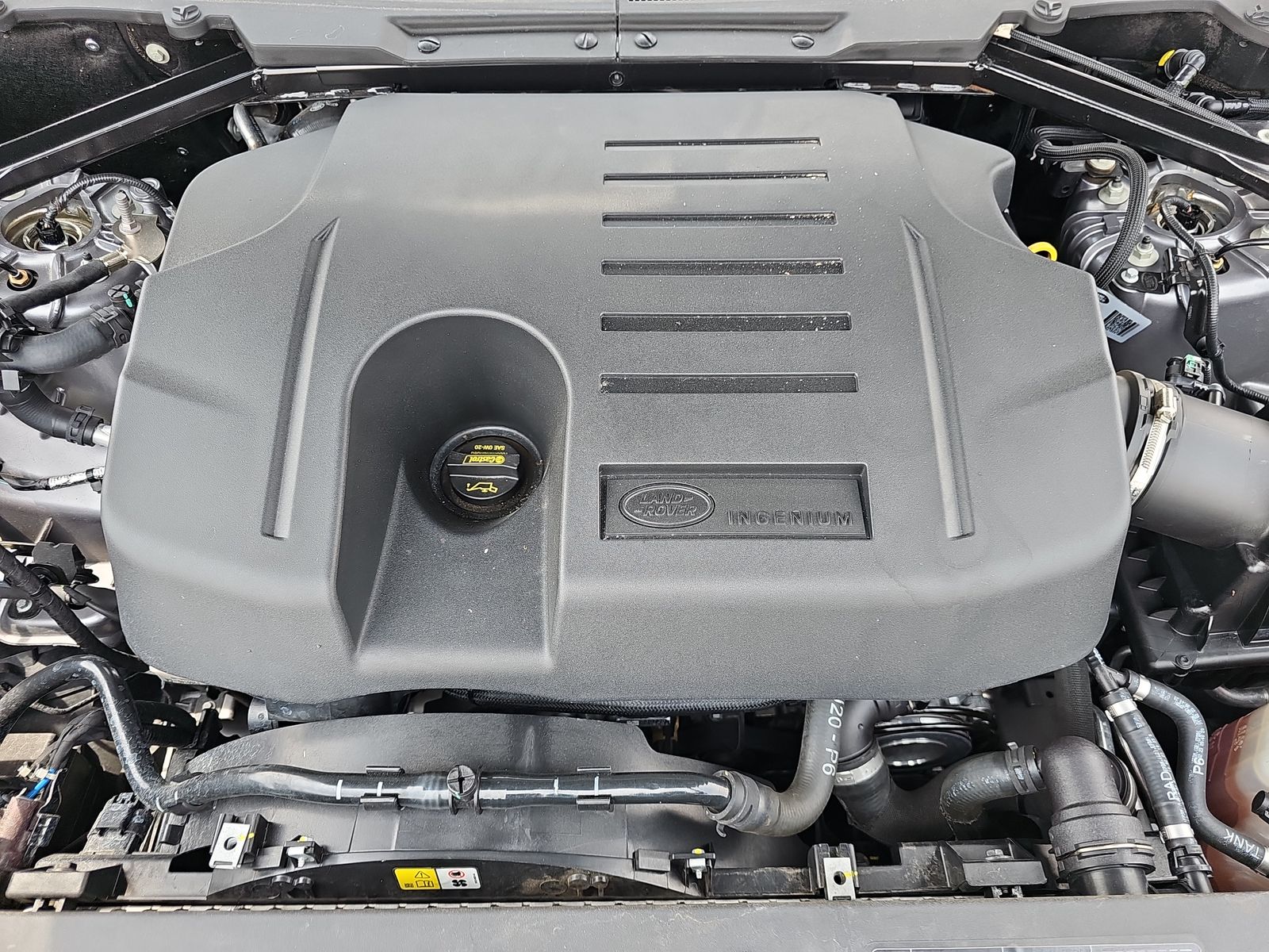 2024 Land Rover Defender 130 X-Dynamic SE AWD