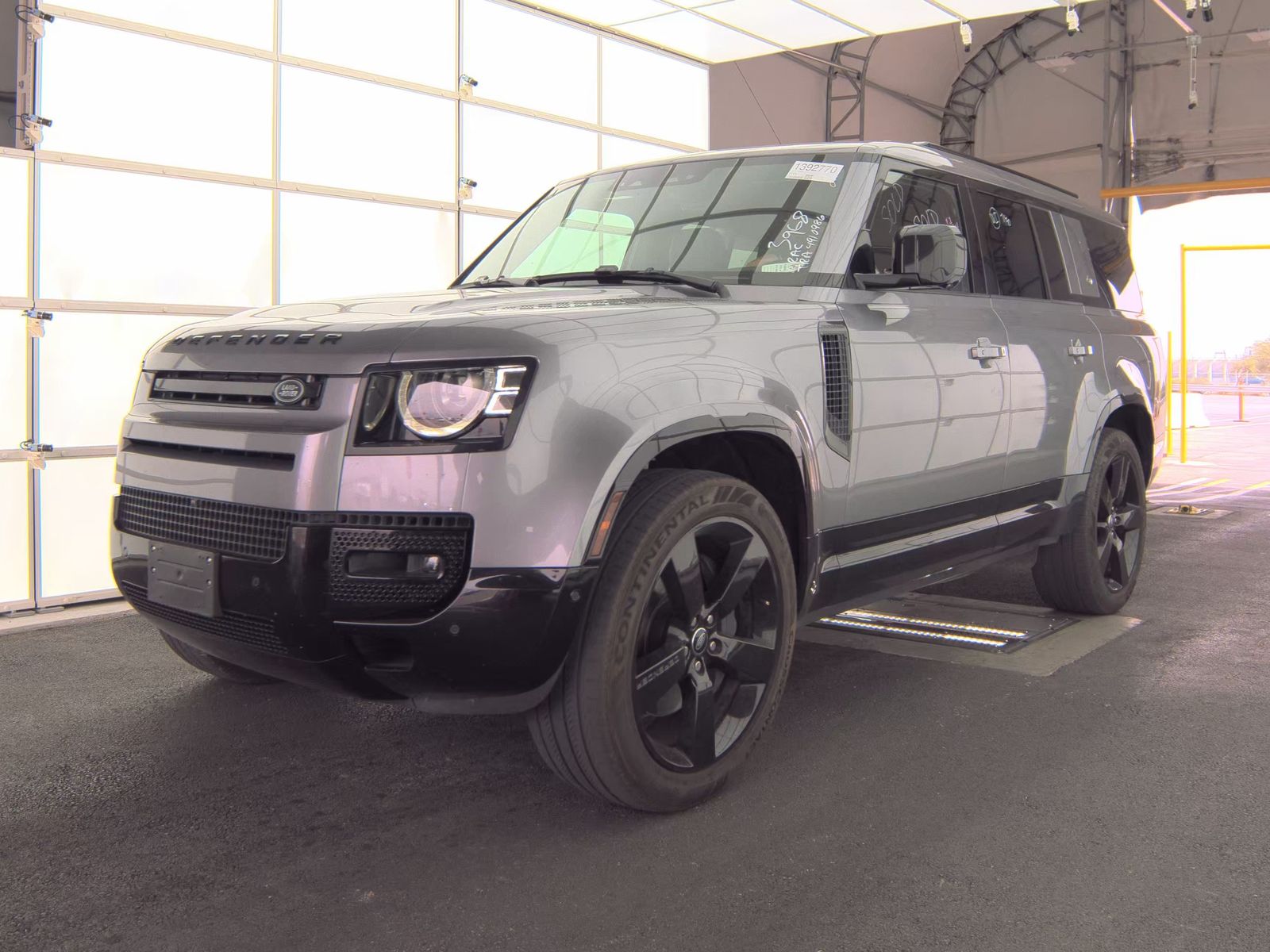 2024 Land Rover Defender 130 X-Dynamic SE AWD