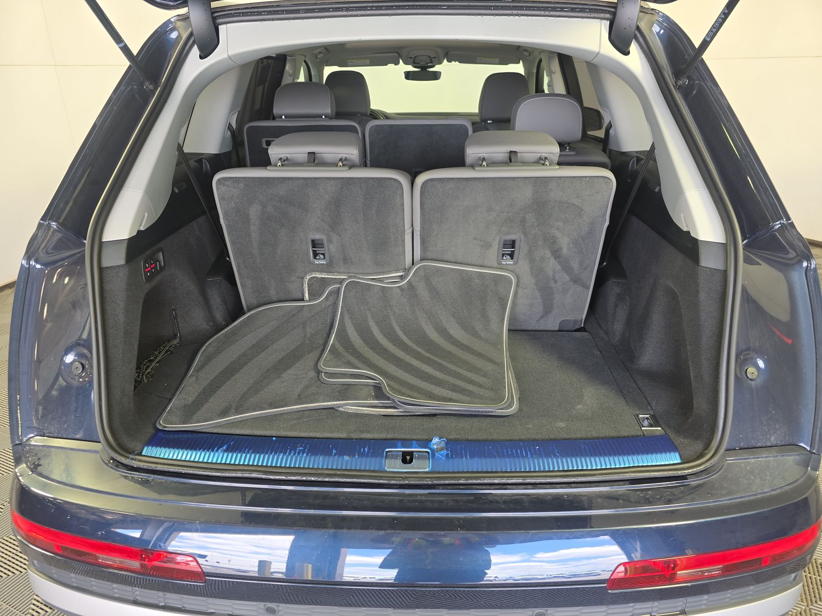 2025 Audi Q7 Premium Plus AWD