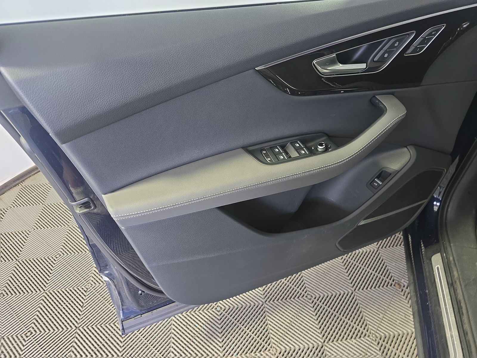 2025 Audi Q7 Premium Plus AWD