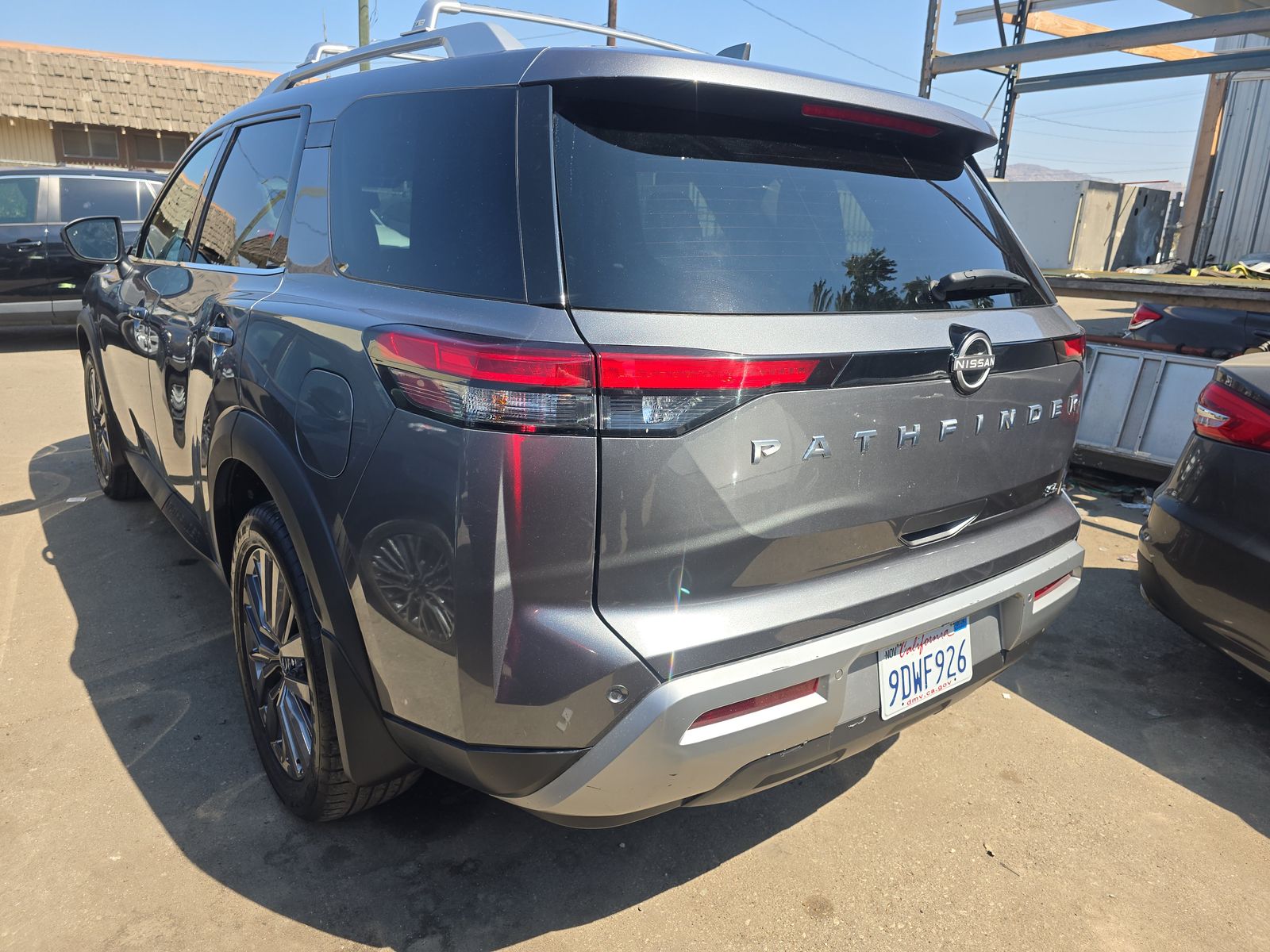 2022 Nissan Pathfinder SL FWD