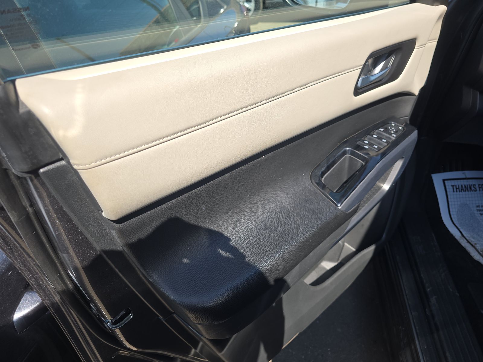 2022 Nissan Pathfinder SL FWD