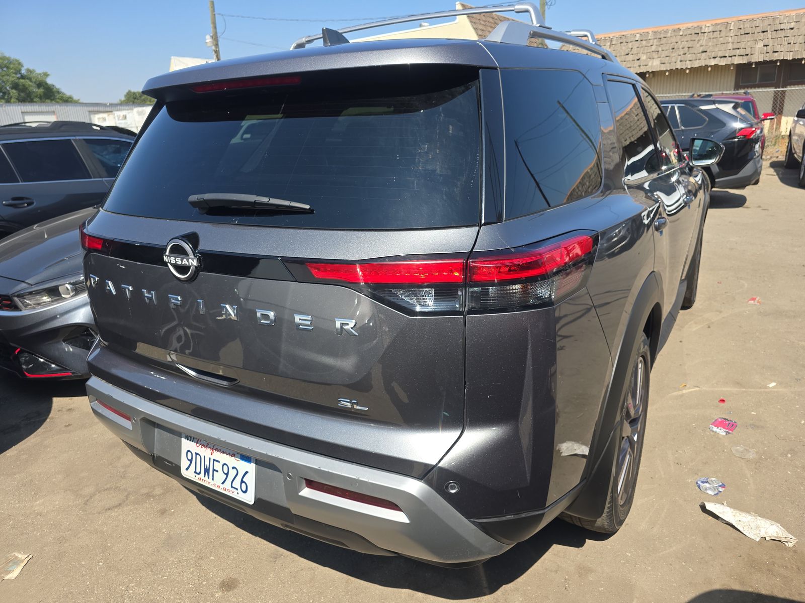 2022 Nissan Pathfinder SL FWD