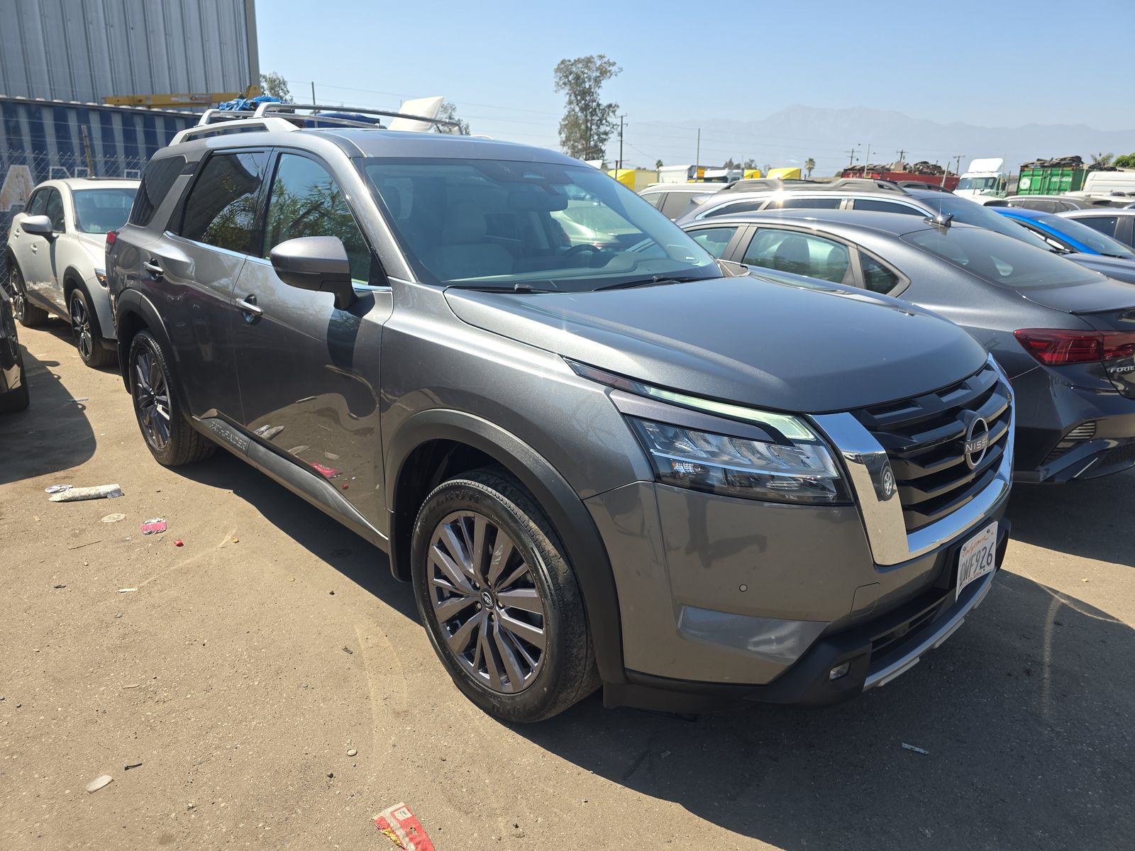 2022 Nissan Pathfinder SL FWD