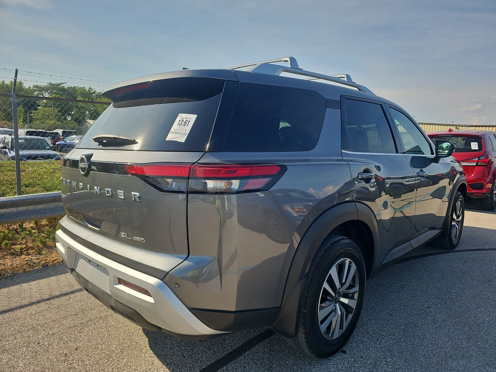 2022 Nissan Pathfinder SL AWD