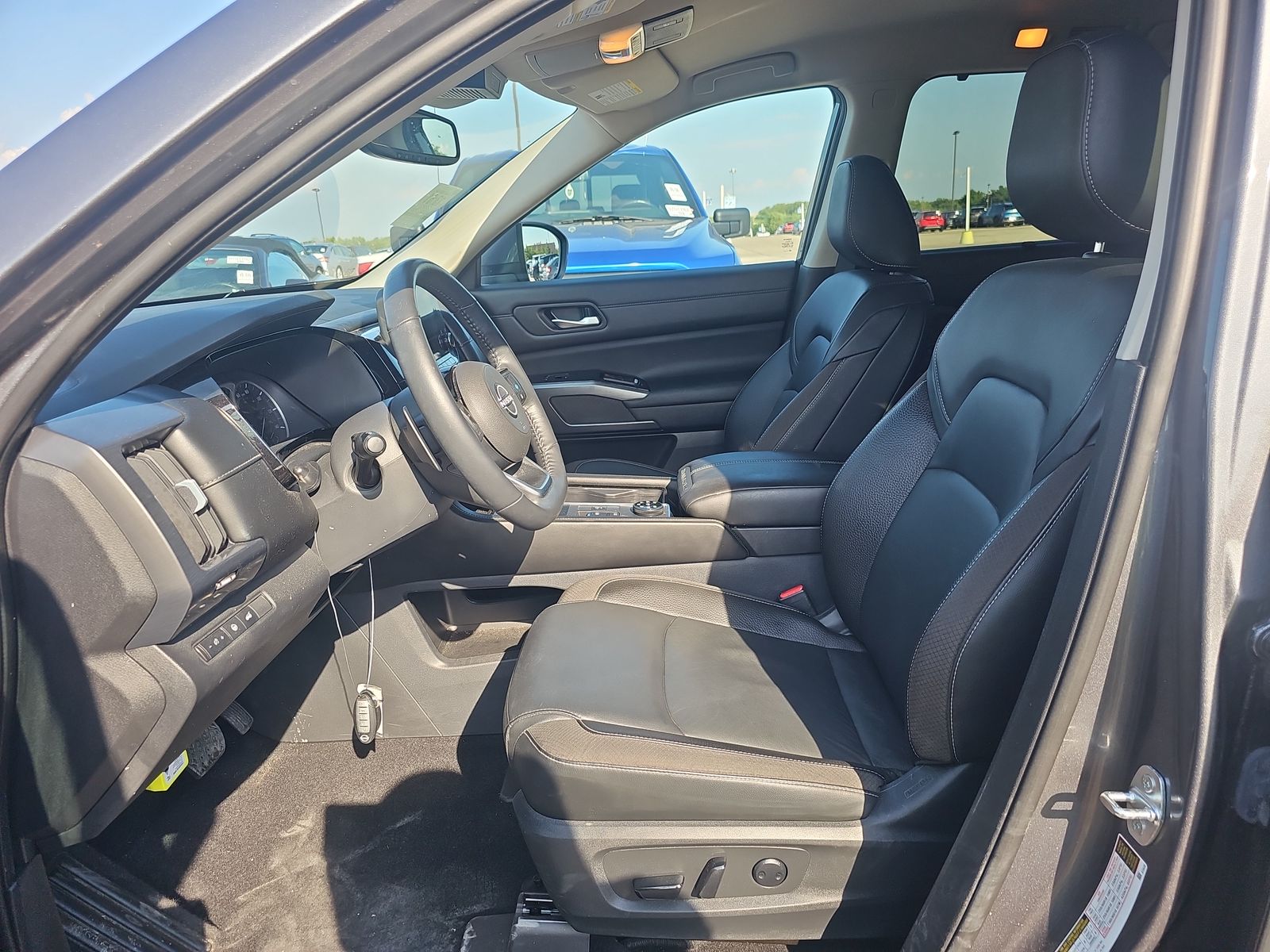 2022 Nissan Pathfinder SL AWD