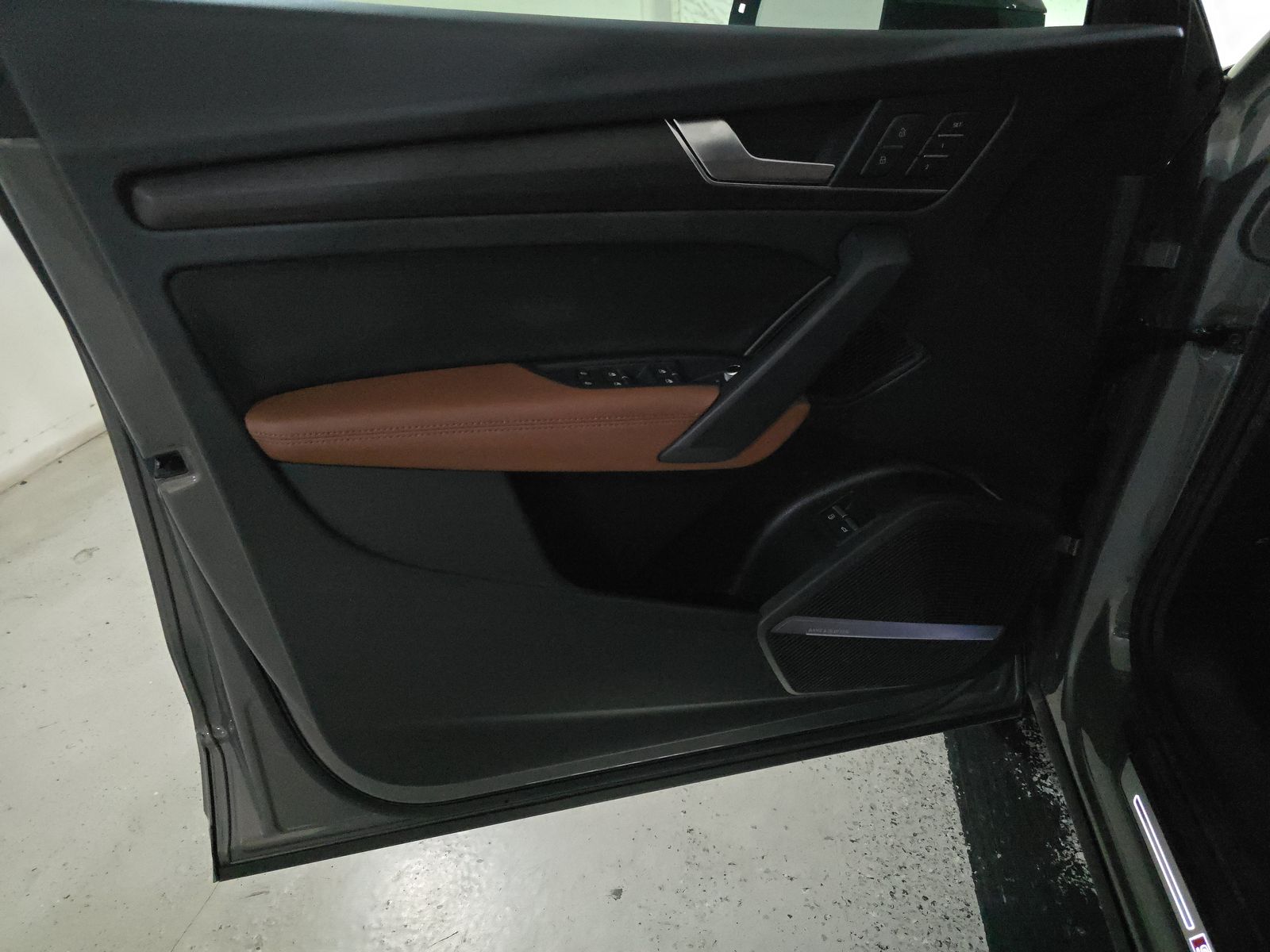 2024 Audi Q5 e Plug-In Hybrid S line Premium Plus AWD