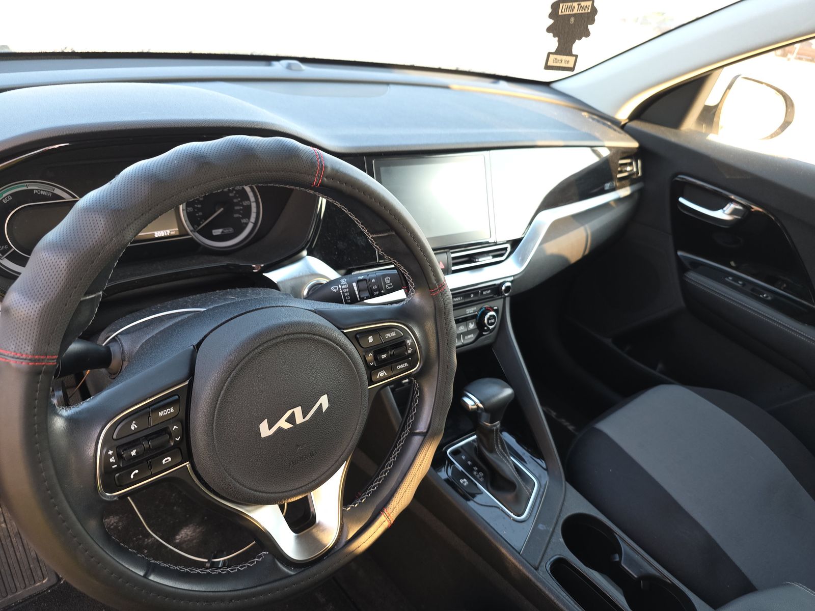 2022 Kia Niro LXS SE FWD