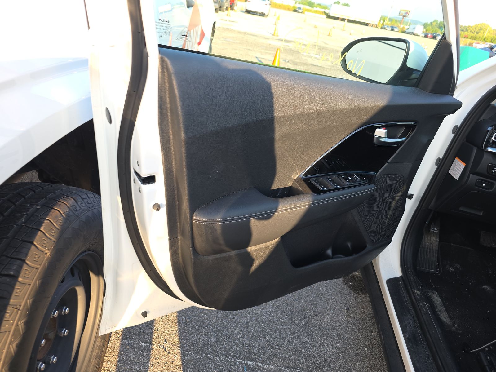 2022 Kia Niro LXS SE FWD