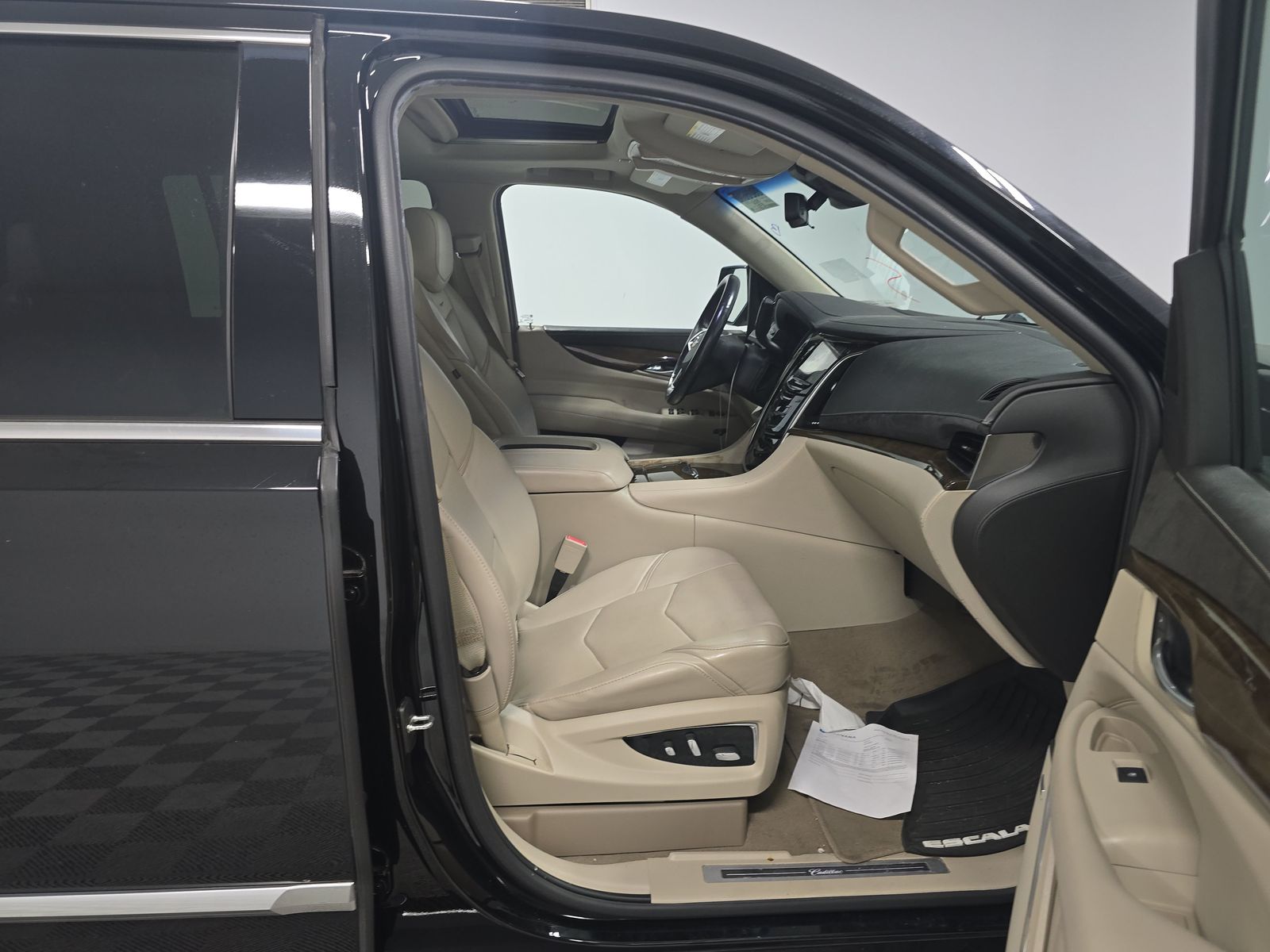2018 Cadillac Escalade ESV Luxury AWD