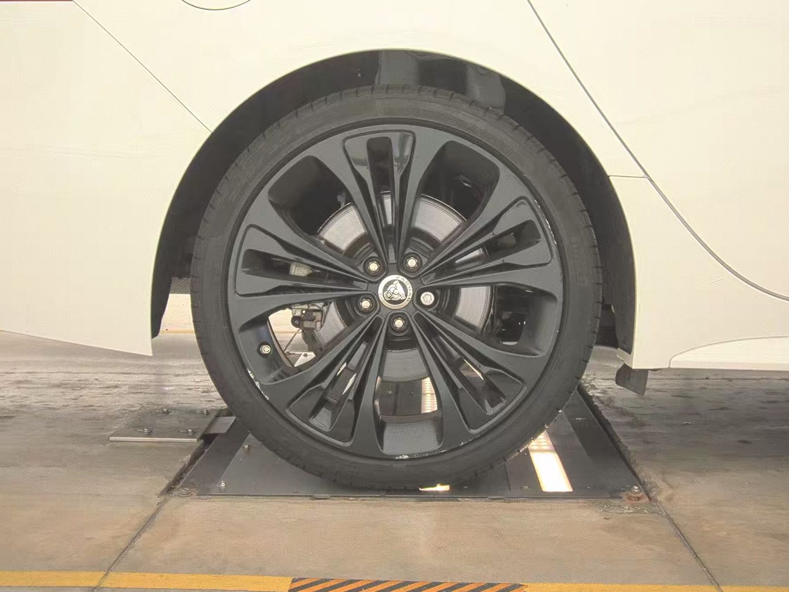 2024 Jaguar XF R-Dynamic SE RWD