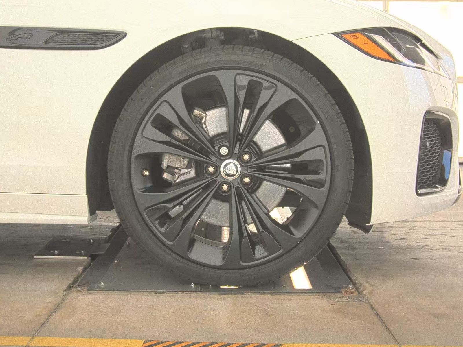 2024 Jaguar XF R-Dynamic SE RWD